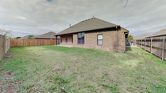 Building Photo - 616 Sally Ct