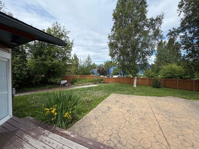 Building Photo - Beautifully Updated East Anchorage Home