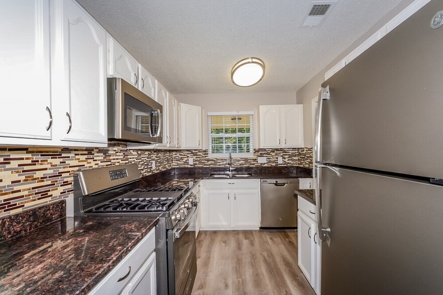 Building Photo - 1959 Corners Cir