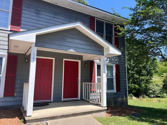 Primary Photo - Near Cape Fear Valley Hospital - 2 bedroom...