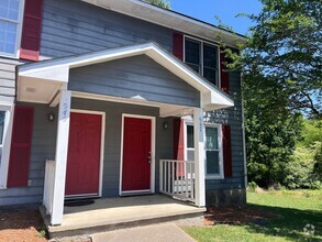 Building Photo - Near Cape Fear Valley Hospital - 2 bedroom...