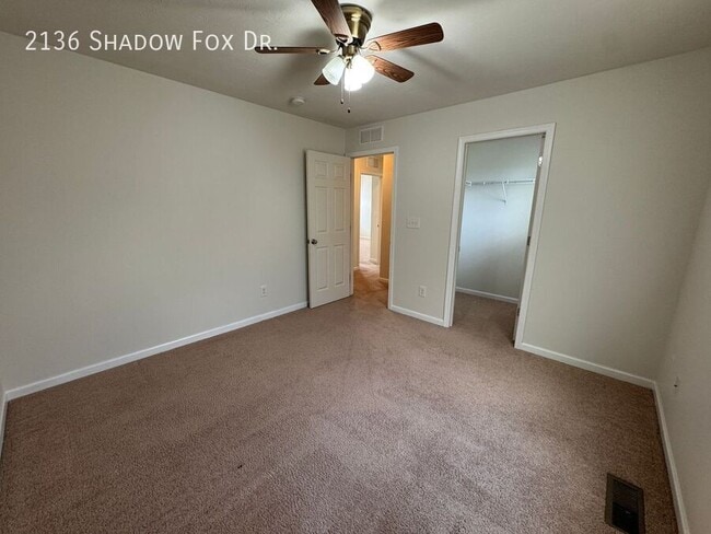 Building Photo - 2136 Shadow Fox Dr