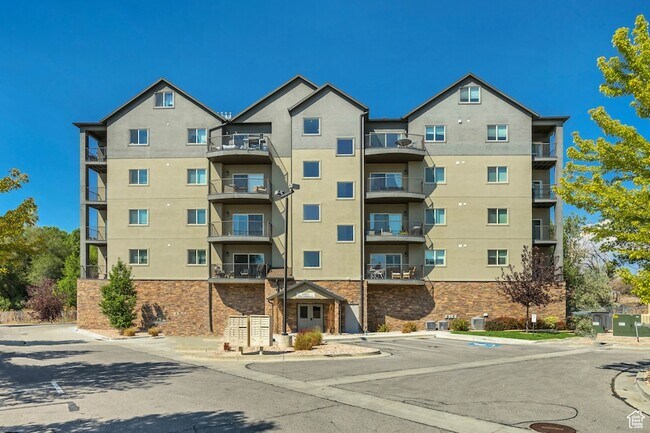 Building Photo - 1225 Wolf Hollow Ln
