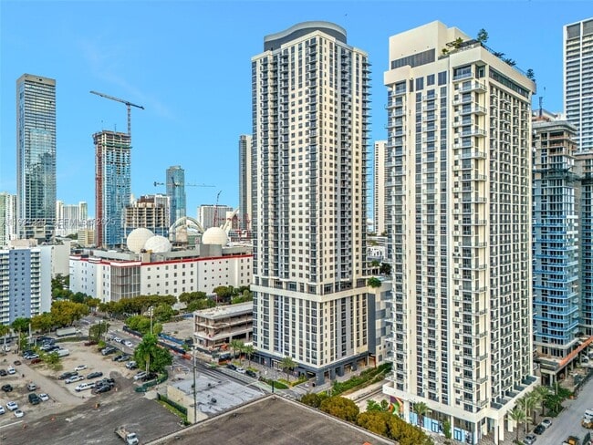 Building Photo - 11 NE 6th St