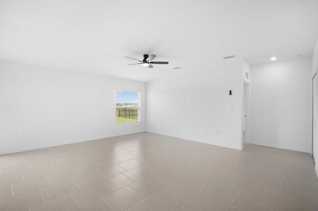 Building Photo - Brand New construction 4 bedrooms 2 bathrooms in North Fort Myers