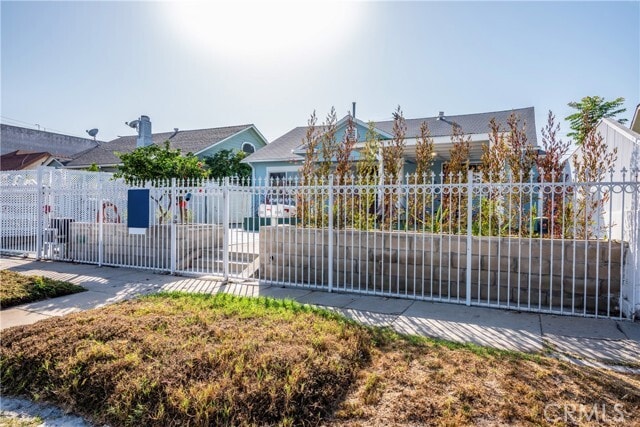 Building Photo - 1125 Heliotrope Dr