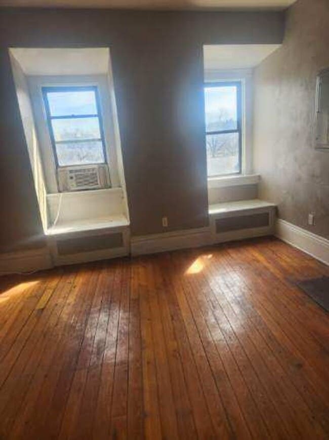 Building Photo - 1608 Lowrie St