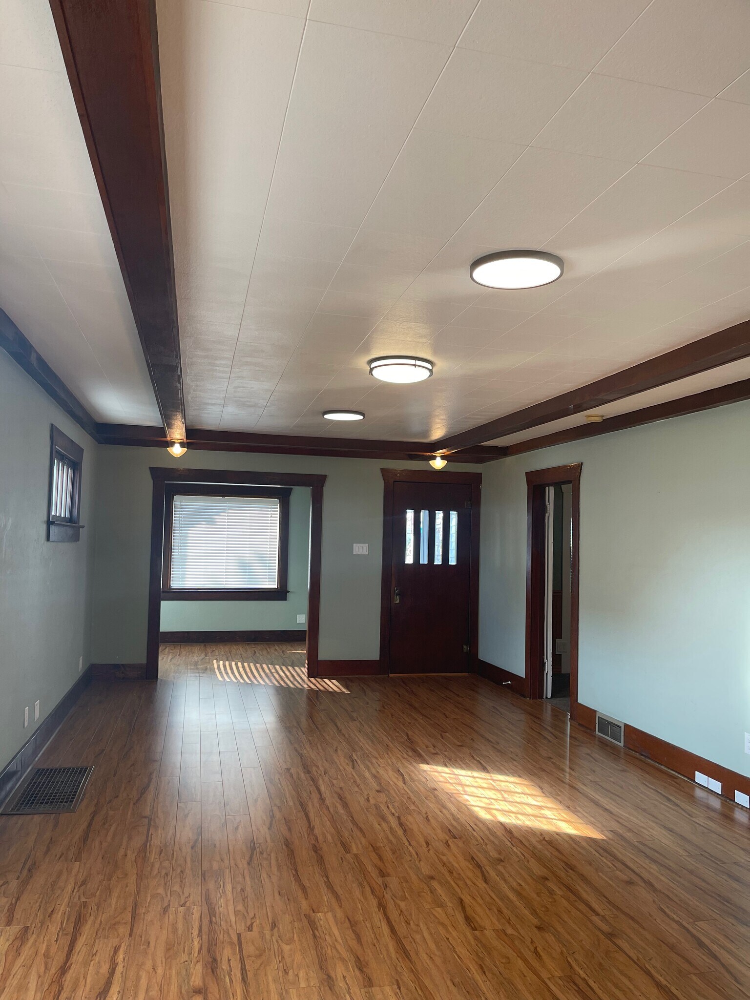 living room - 640 S 4th Ave