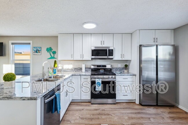 Building Photo - 437 Riverfront Dr