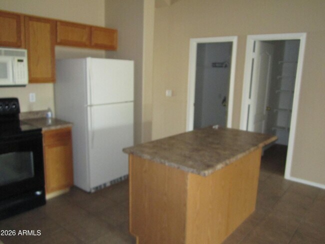 Building Photo - 18671 N Madison Rd