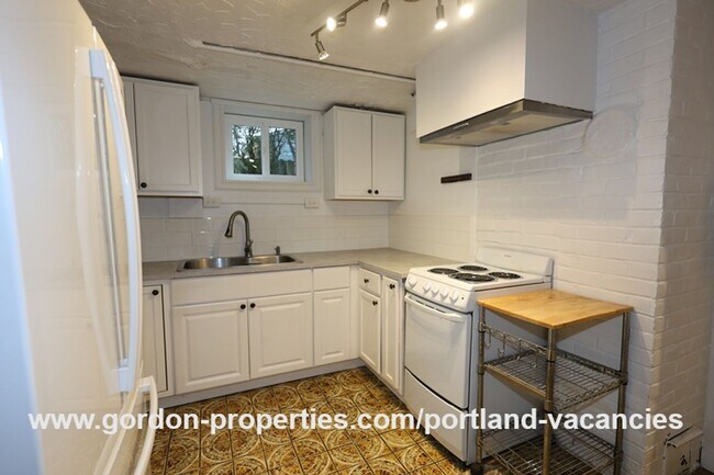 Building Photo - MOVE IN SPECIAL: SE 88th Ave - 2 bedroom a...