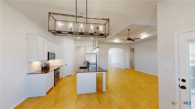 Building Photo - 808 Dred Roger Circle