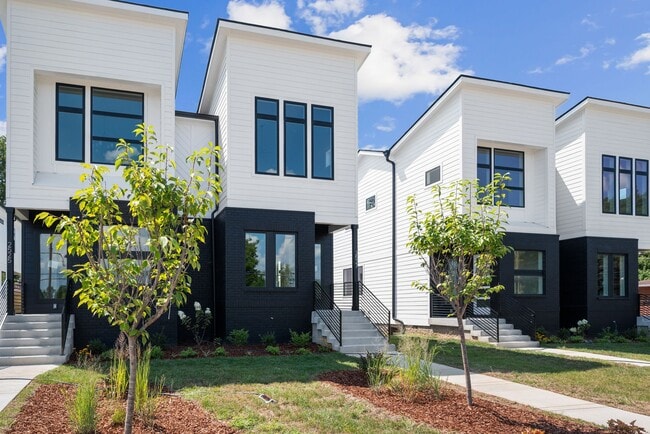 Building Photo - 2523 W Heiman St