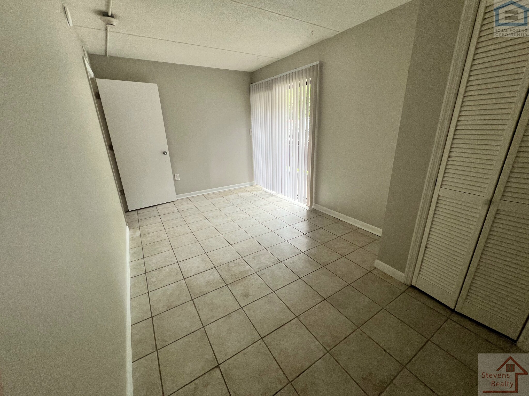 Building Photo - 915 S Seminole Dr