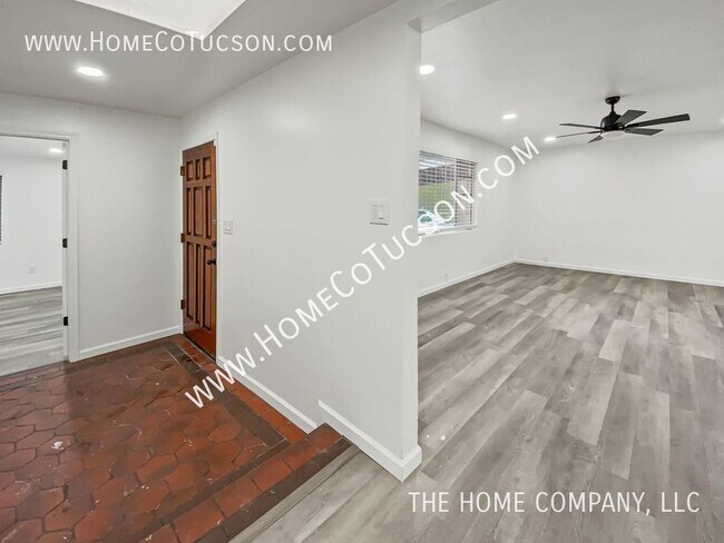 Building Photo - 239 S Placita Aldaco