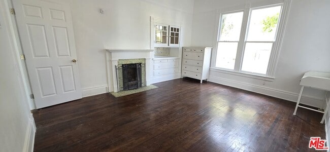 Building Photo - 2016 20th St