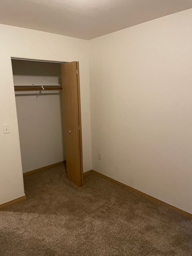 Building Photo - 4936 Princeton Dr