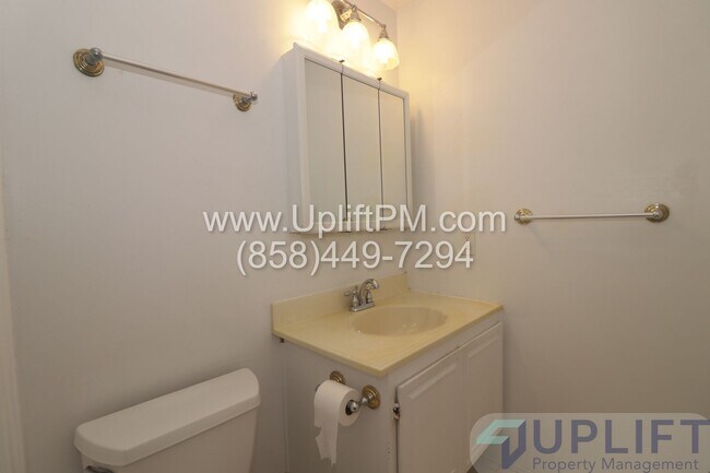 Building Photo - Spacious 4 Bedroom Home in Prime Mira Mesa Location- MOVE IN SPECIAL $300 OFF FIRST MONTH'S RENT!!