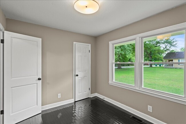 Building Photo - 50 Victory Dr