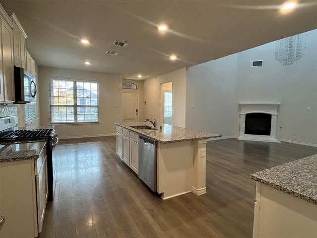 Building Photo - 1601 Princeton Dr