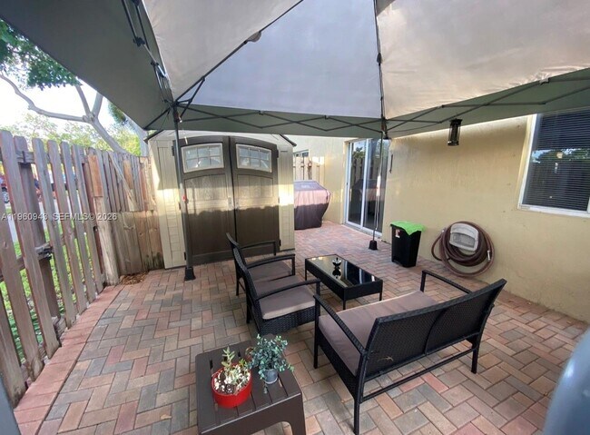 Building Photo - 7245 NW 173rd Dr