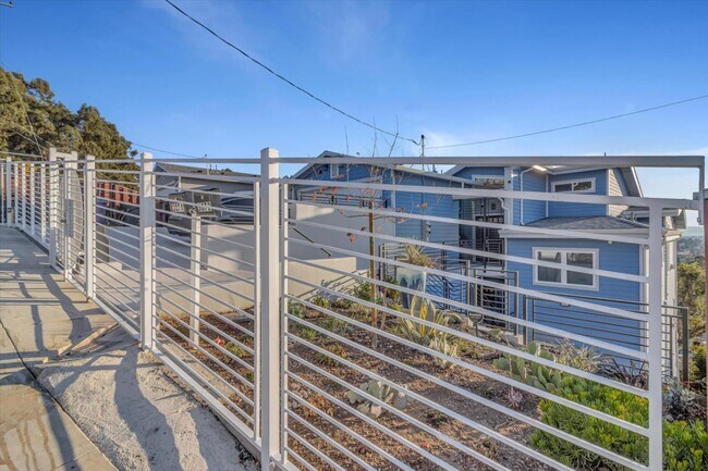 Building Photo - 3074 Malcolm Ave