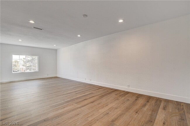 Building Photo - 2685 S Tenaya Way