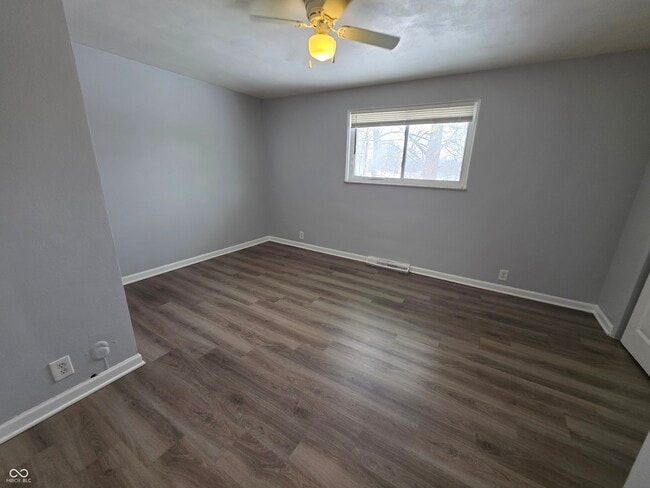 Building Photo - 10166 Southeastern Ave