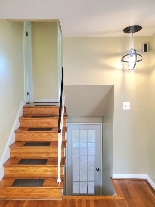Building Photo - 4517 Mayfield Dr