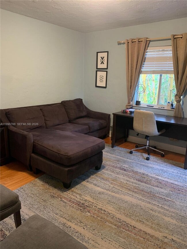 Building Photo - 329 W 28th St