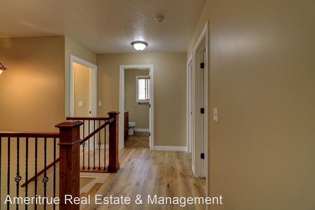 Building Photo - 5 br, 3.5 bath House - 2801 W Bear Ridge Way