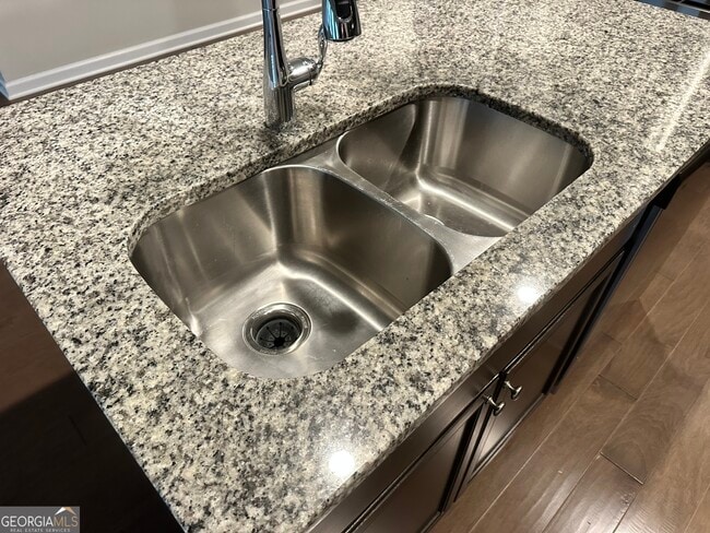 Building Photo - 7062 Mimosa Blf