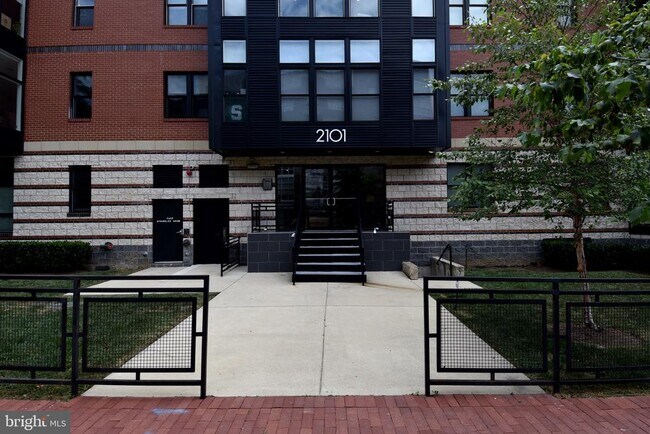 Building Photo - 2101 11th St NW
