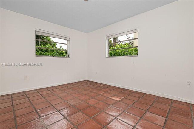Building Photo - 309 Bird Rd