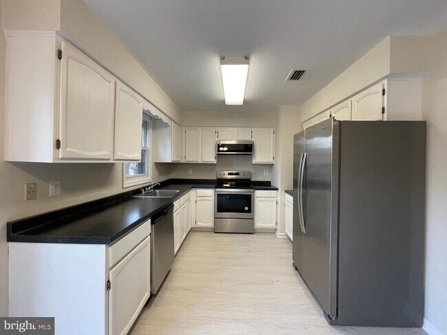 Building Photo - 14262 Heritage Crossing Ln