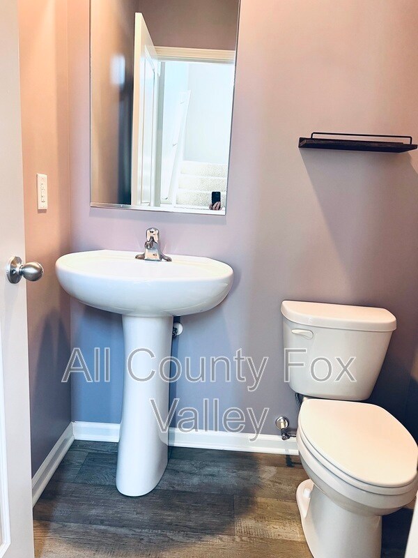Building Photo - 844 Briar Gln Ct