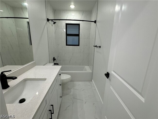 Building Photo - 1775 Glenway Ct