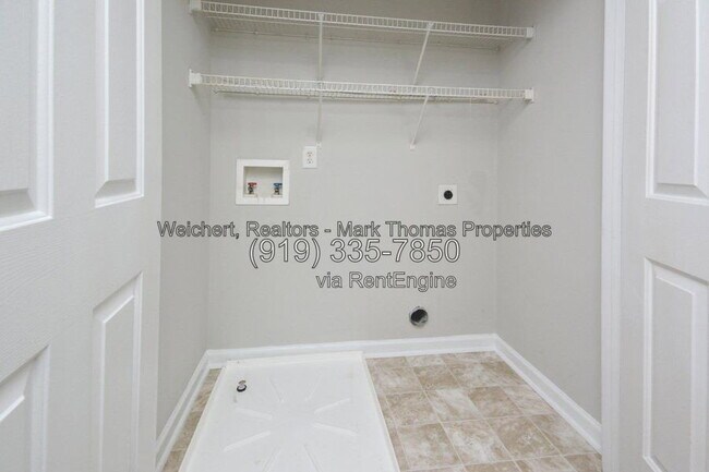 Building Photo - 905 Reedy Way