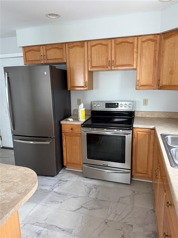 Building Photo - 51 Walnut St