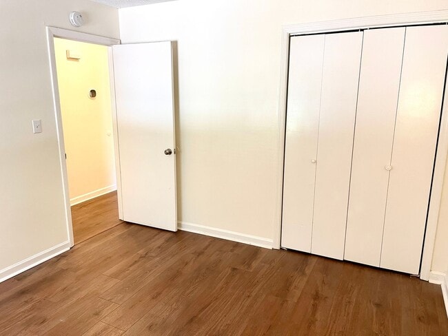 Building Photo - Welcome to our Rent Special in Fayetteville! This charming 2 bedroom, 1 bathroom house is perfect...