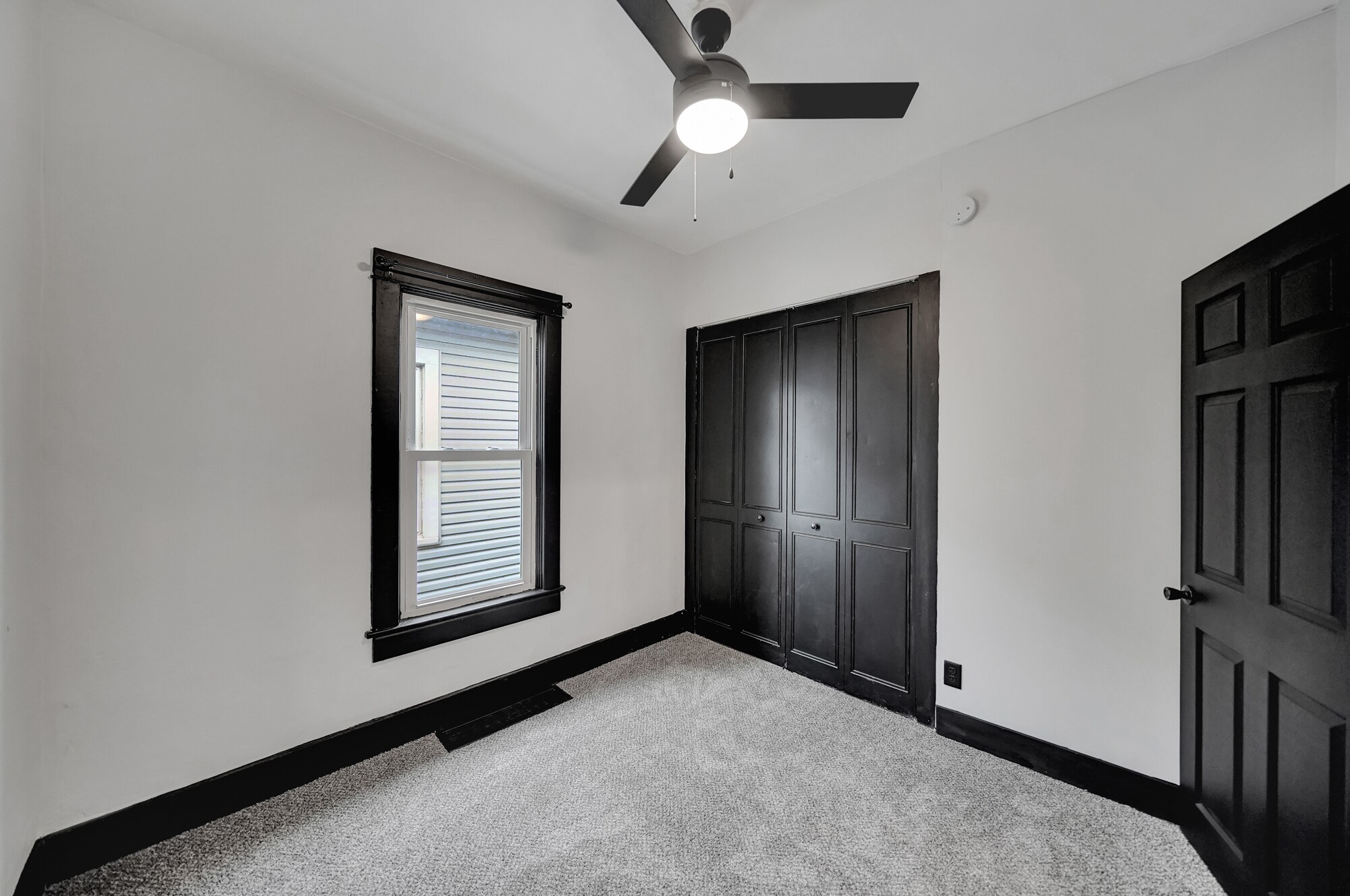 Building Photo - 705 New Hampshire St