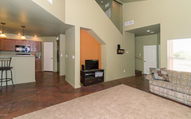 Building Photo - 3307 N Tyndall Ave