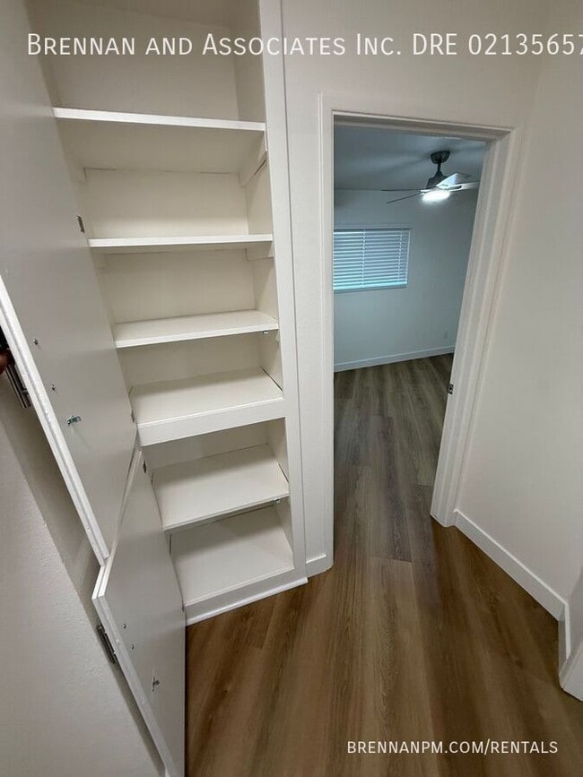 Building Photo - 35 Flower St