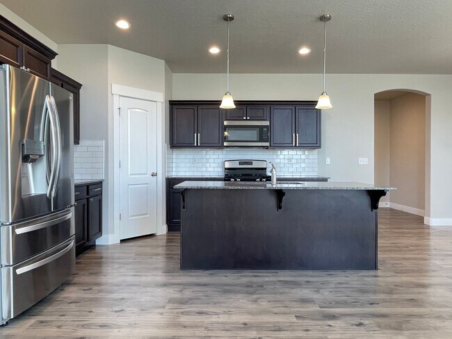 Building Photo - Stunning Two-Story at Quailhill!