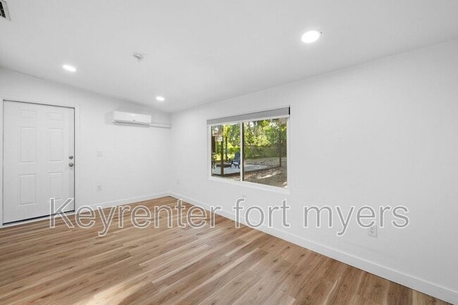 Building Photo - 236 Delray Ave