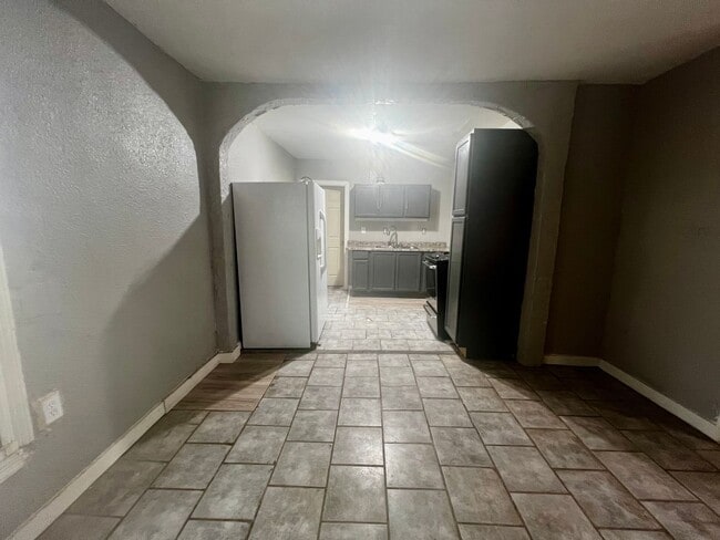 Building Photo - 3 Bedroom in Slaton