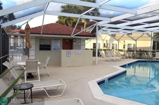 Building Photo - 3081 Holiday Springs Blvd