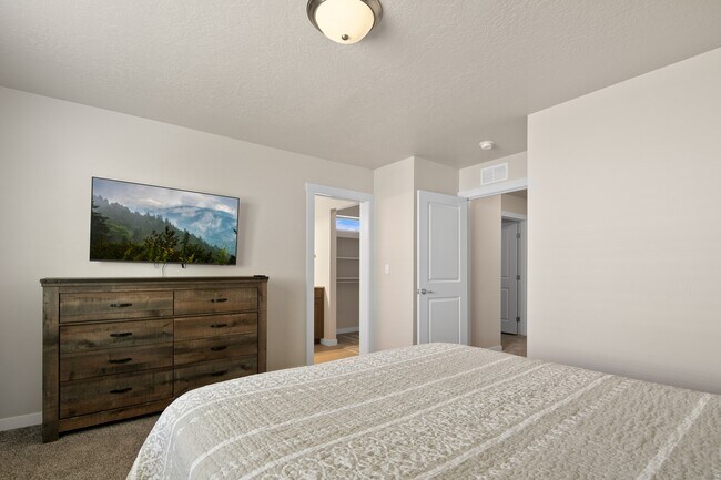 Building Photo - 1824 E Ringneck St