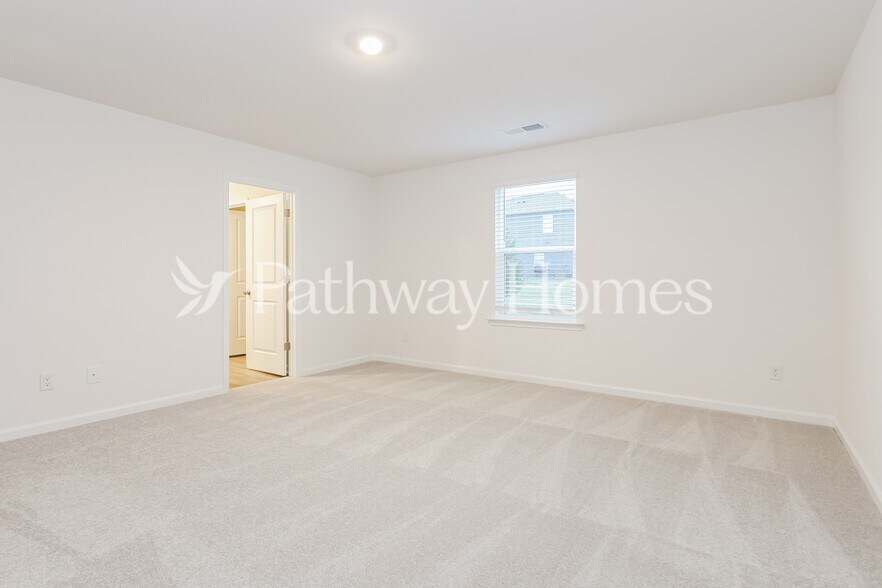 Building Photo - 1200 Arnhem Dr