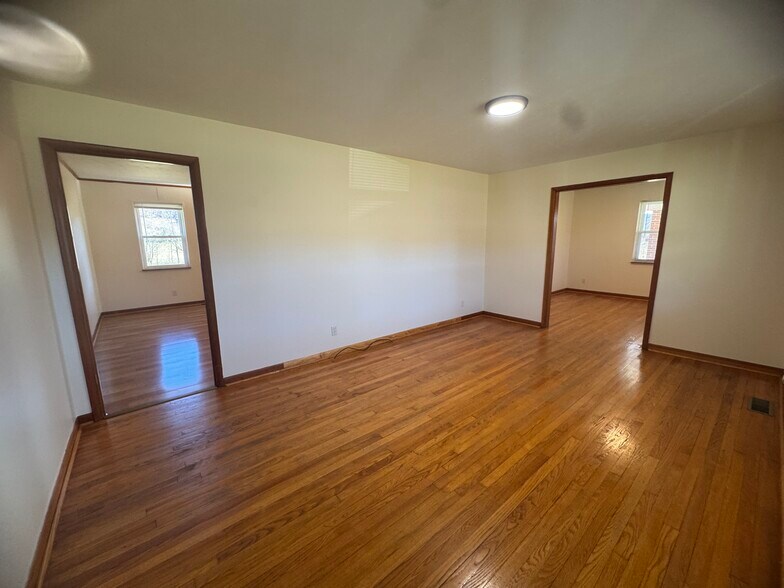 Building Photo - 13694 Lonesome Pine Trail